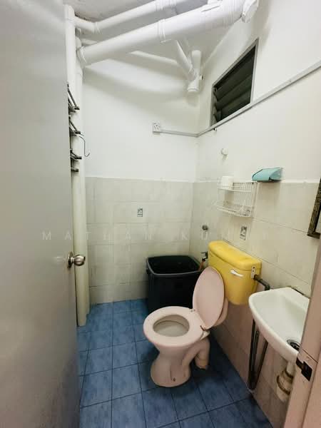 Apartment for Rent at Villa Krystal @ Bandar Selesa Jaya - Mathan Kumar - Bathroom - PropertyGuru.com.my