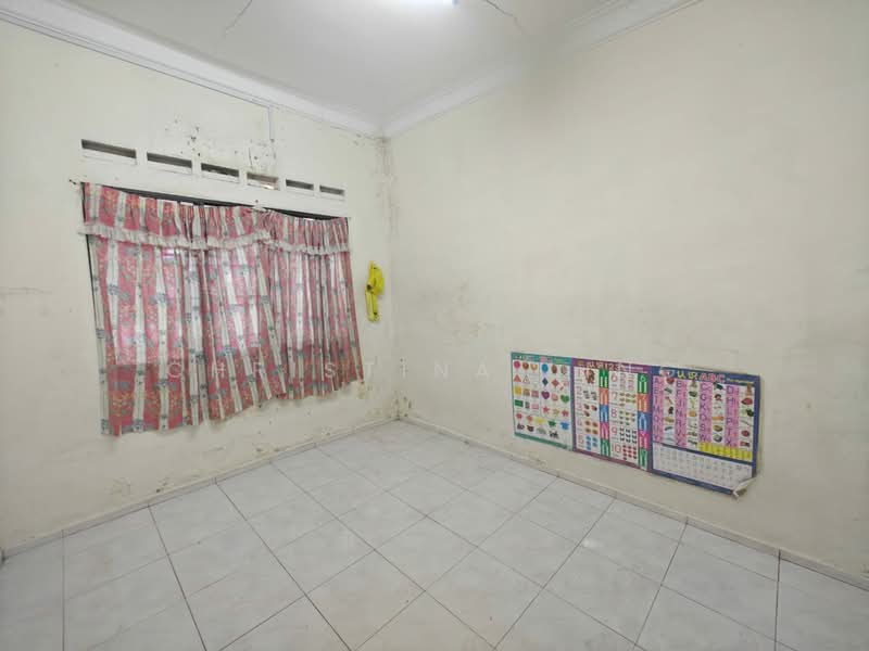 Rumah Teres 1 Tingkat untuk Dijual di Taman Ungku Tun Aminah (Skudai) - Christina Ling - PropertyGuru.com.my