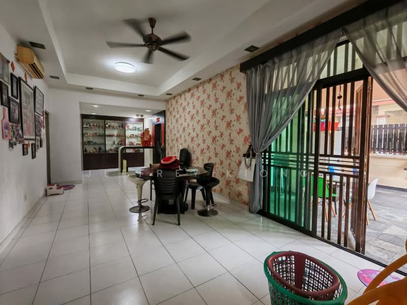 Rumah Teres 2 Tingkat untuk Dijual di Taman Sutera Utama (Skudai) - Jeffrey Kiong - Living Room - PropertyGuru.com.my