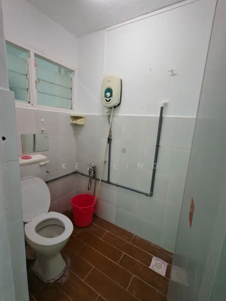 2-storey Terraced House for Sale in Taman Putra (Ampang) - Key Ling - Bathroom - PropertyGuru.com.my