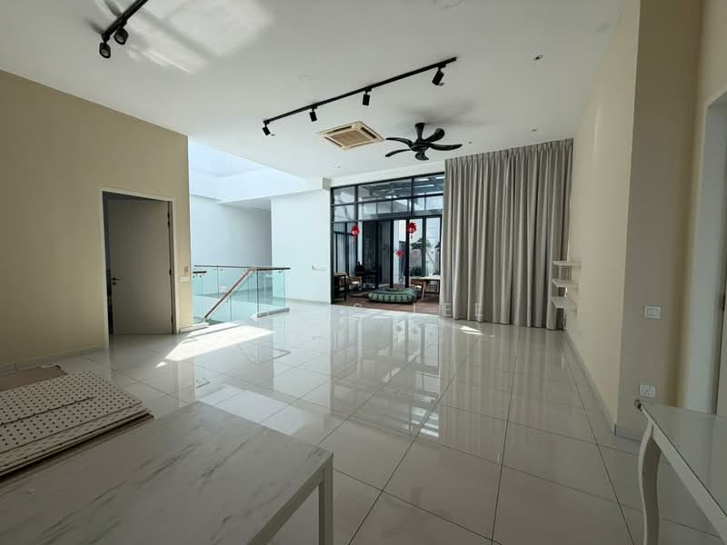 Kondominium untuk Dijual di Dua Menjalara - Chris Lee - Living Room - PropertyGuru.com.my