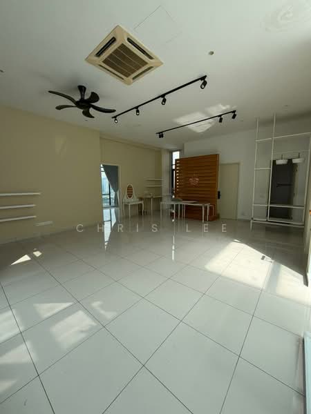 Kondominium untuk Dijual di Dua Menjalara - Chris Lee - Living Room - PropertyGuru.com.my