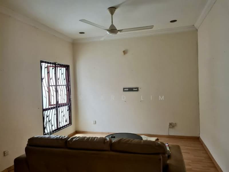2-storey Terraced House for Sale in Putra Permai (Subang Jaya) - Gerrard Lim - Living Room - PropertyGuru.com.my
