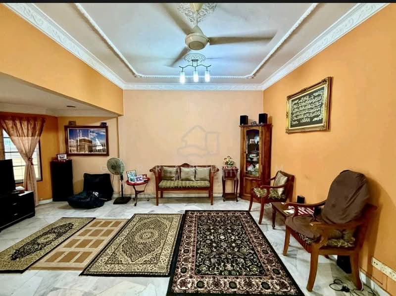 Rumah Teres 2 Tingkat untuk Dijual di UEP Subang Jaya (Subang Jaya) - Gerrard Lim - Living Room - PropertyGuru.com.my