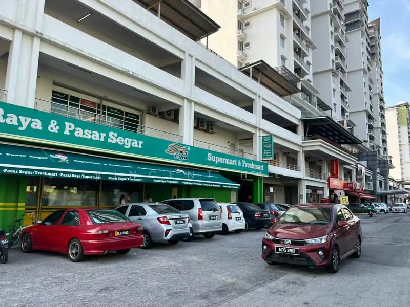 Condominium for Rent at Pearl Avenue - Vincent Hiew - Exterior - PropertyGuru.com.my