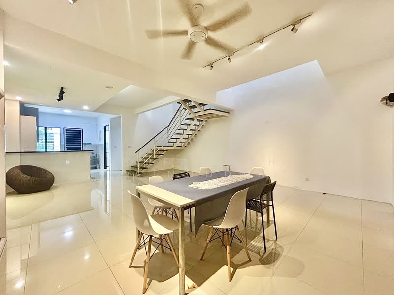 Terraced House for Sale in Shah Alam (Selangor) - NORFADILAH ZAINUDDIN - Dining Room - PropertyGuru.com.my