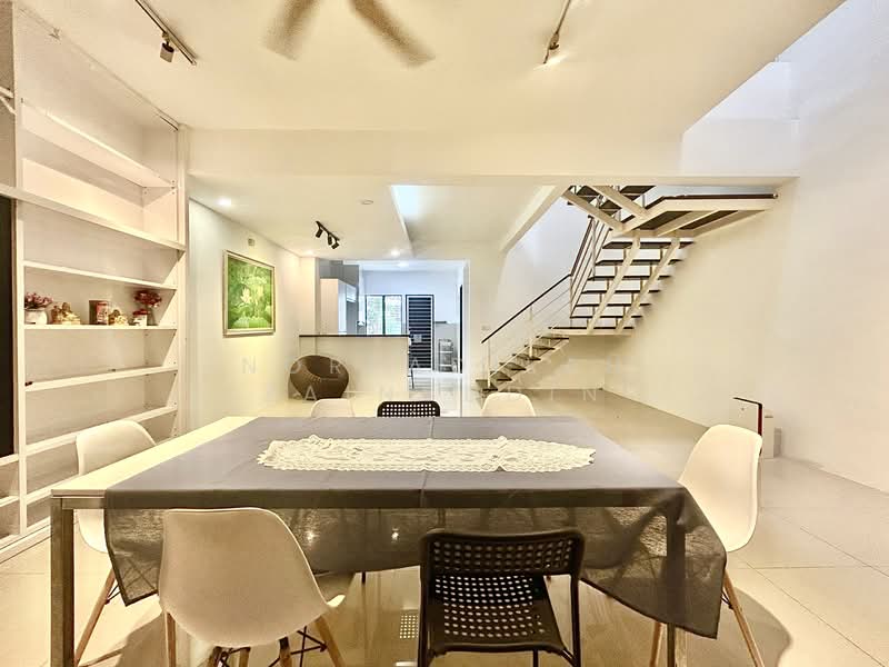 Terraced House for Sale in Shah Alam (Selangor) - NORFADILAH ZAINUDDIN - Dining Room - PropertyGuru.com.my