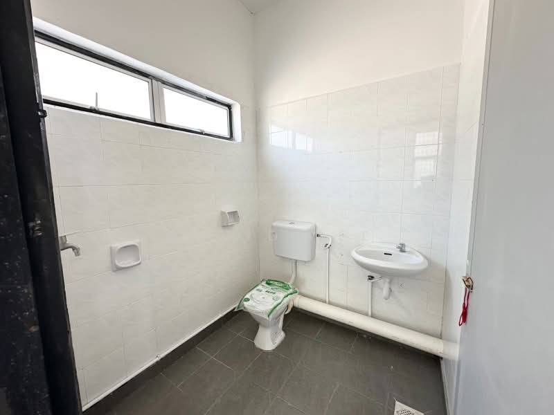 2-storey Terraced House for Sale in Taman Jentayu (Simpang Ampat) - David Lee - Bathroom - PropertyGuru.com.my
