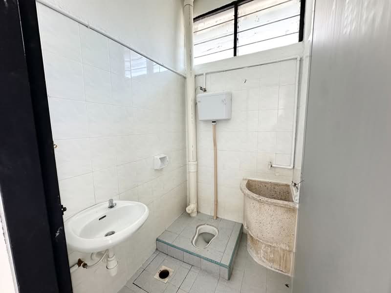 2-storey Terraced House for Sale in Taman Jentayu (Simpang Ampat) - David Lee - Bathroom - PropertyGuru.com.my