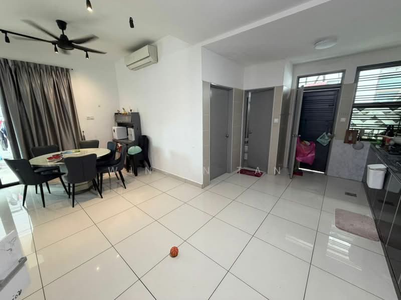 2-storey Terraced House for Sale in Bandar Dato Onn (Tebrau) - Winson Tan - Dining Room - PropertyGuru.com.my
