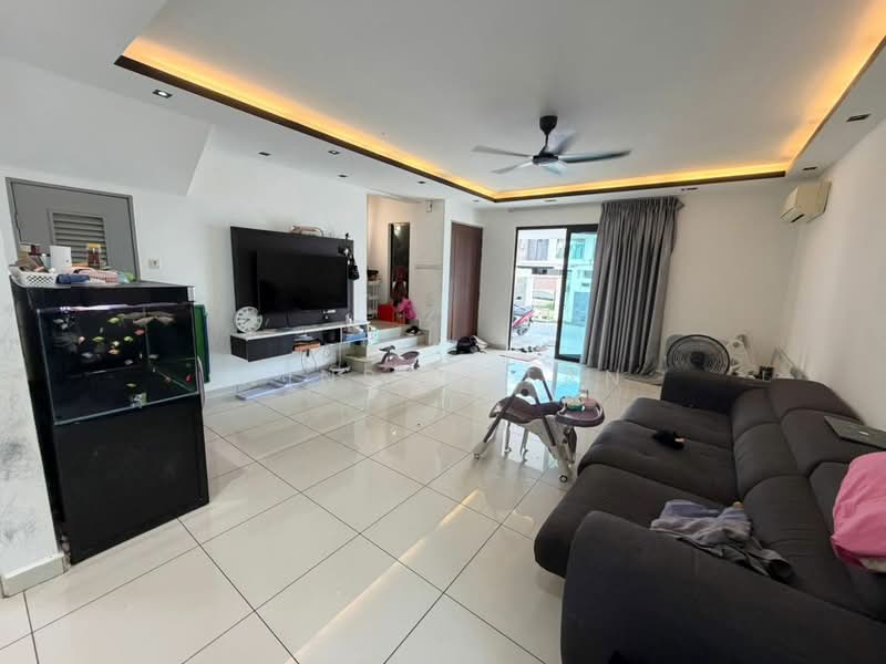2-storey Terraced House for Sale in Bandar Dato Onn (Tebrau) - Winson Tan - Living Room - PropertyGuru.com.my