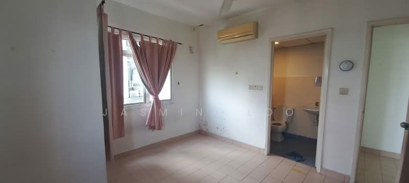 Condominium for Rent at Perdana Exclusive - Jasmine Loo - Bathroom - PropertyGuru.com.my