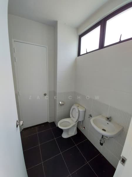 Rumah Teres untuk Dijual di Kota Masai (Pasir Gudang) - Zack Chow - Bathroom - PropertyGuru.com.my