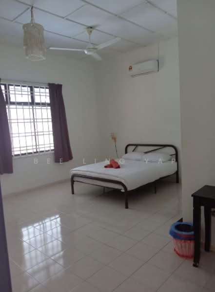 Rumah Banglo untuk Disewa di Taman Batu Hitam (Beserah) - Bee Ling Yap - Bedroom - PropertyGuru.com.my