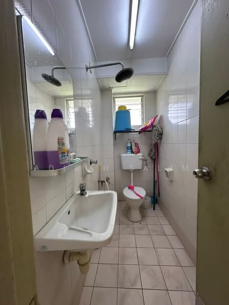 Pangsapuri untuk Dijual di Pangsapuri Randa - Adibah Salim - Bathroom - PropertyGuru.com.my