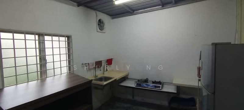 Rumah Teres 2 Tingkat untuk Disewa di Taman Bersatu (Rawang) - Shirly Ng - Kitchen - PropertyGuru.com.my
