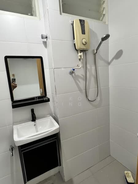 Rumah Teres 2 Tingkat untuk Disewa di SS2 (Petaling Jaya) - Hwa Kong Ding - Bathroom - PropertyGuru.com.my