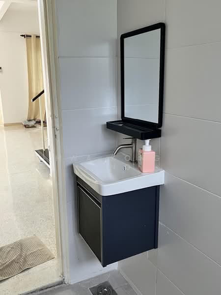 Rumah Teres 2 Tingkat untuk Disewa di SS2 (Petaling Jaya) - Hwa Kong Ding - Bathroom - PropertyGuru.com.my