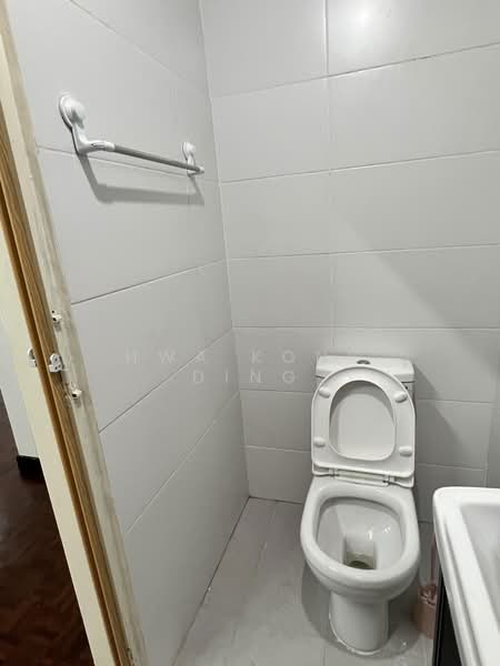Rumah Teres 2 Tingkat untuk Disewa di SS2 (Petaling Jaya) - Hwa Kong Ding - Bathroom - PropertyGuru.com.my