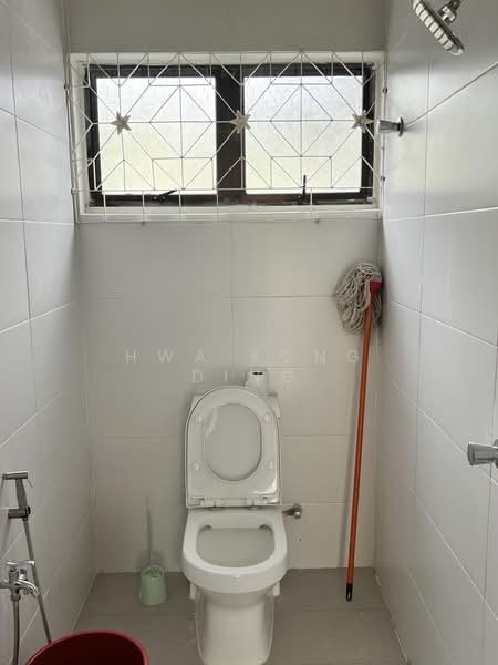 Rumah Teres 2 Tingkat untuk Disewa di SS2 (Petaling Jaya) - Hwa Kong Ding - Bathroom - PropertyGuru.com.my