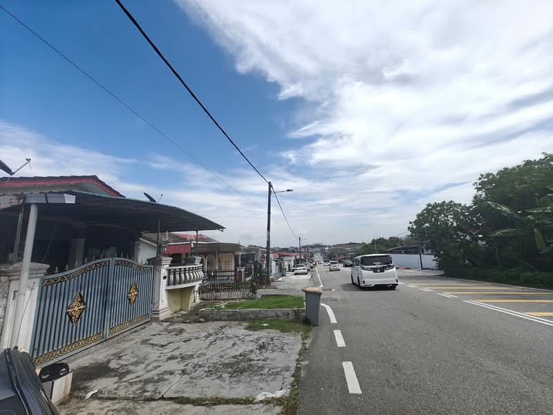 Rumah Teres 1 Tingkat untuk Dijual di Taman Ungku Tun Aminah (Skudai) - Jason Tan - Exterior - PropertyGuru.com.my