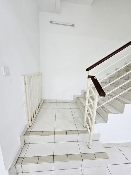 2-storey Terraced House for Rent in Rawang (Selangor) - Shirly Ng - Corridor - PropertyGuru.com.my