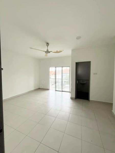 2-storey Terraced House for Sale in Aman Putri (Sungai Buloh) - Noraini Dahan - Living Room - PropertyGuru.com.my