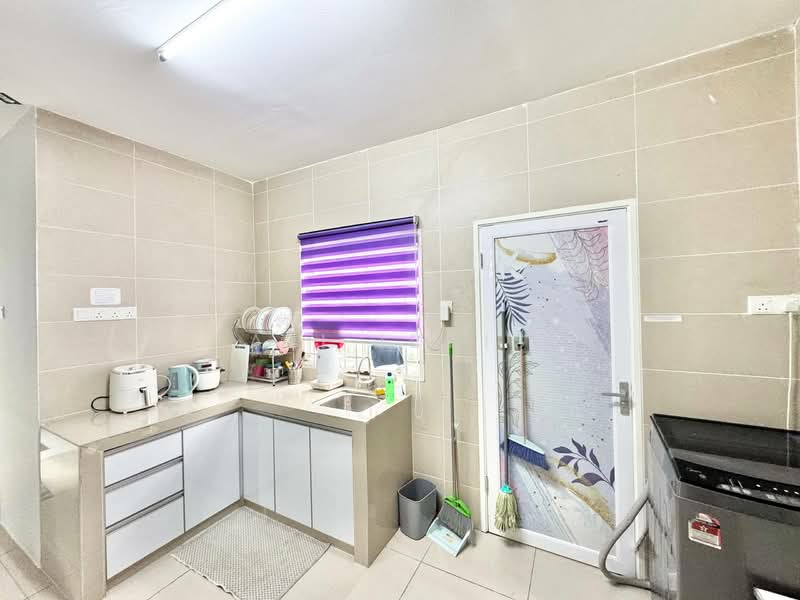 Semi-Detached House for Sale in Taman Desiran Bayu (Puchong) - Ali Idris - Kitchen - PropertyGuru.com.my