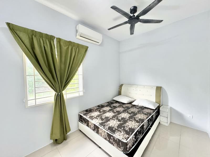 Semi-Detached House for Sale in Taman Desiran Bayu (Puchong) - Ali Idris - Bedroom - PropertyGuru.com.my