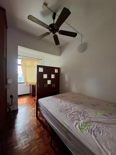 Pangsapuri untuk Dijual di Bukit Dumbar Permai - Loh CL - Bedroom - PropertyGuru.com.my