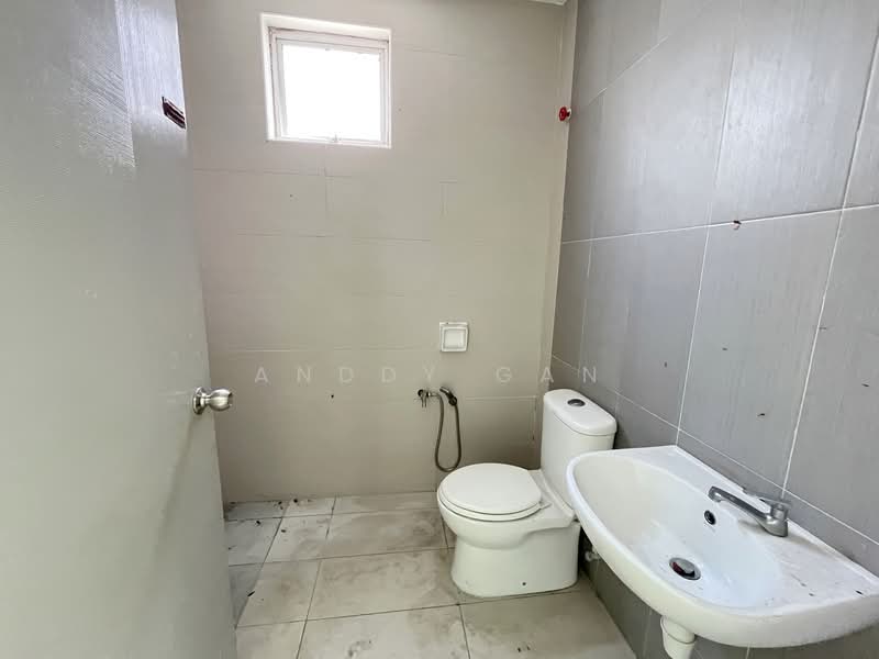 Rumah Berkembar untuk Dijual di Canary Garden (Klang) - Anddy Gan - Bathroom - PropertyGuru.com.my