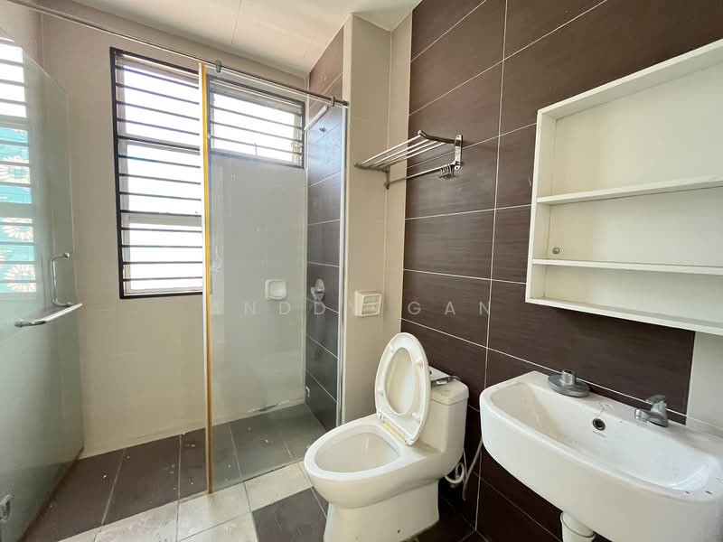 Rumah Berkembar untuk Dijual di Canary Garden (Klang) - Anddy Gan - Bathroom - PropertyGuru.com.my