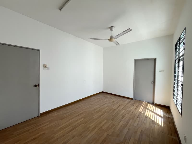 Rumah Berkembar untuk Dijual di Canary Garden (Klang) - Anddy Gan - PropertyGuru.com.my