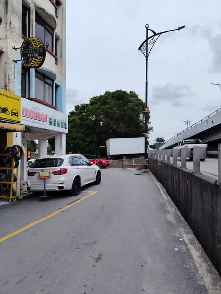 Shop / Office for Rent in Bandar Tiram (Ulu Tiram) - Henry Lee - Exterior - PropertyGuru.com.my