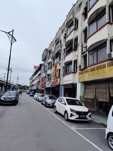 Shop / Office for Rent in Bandar Tiram (Ulu Tiram) - Henry Lee - Exterior - PropertyGuru.com.my