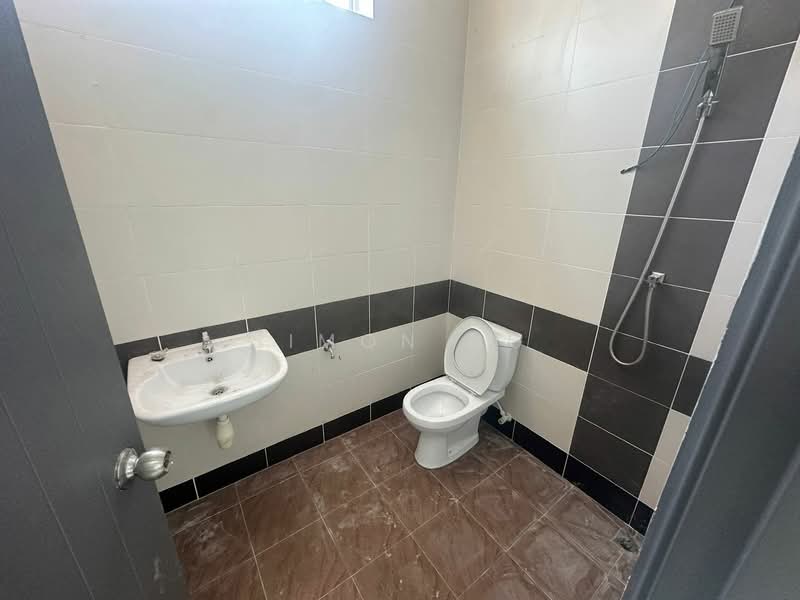 Semi-Detached House for Rent in Taman Cendana Indah (Juru) - Simon Ng - Bathroom - PropertyGuru.com.my