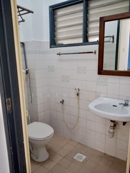 1.5-storey Terraced House for Sale in Usj 3 (Subang Jaya) - Gerrard Lim - Bathroom - PropertyGuru.com.my