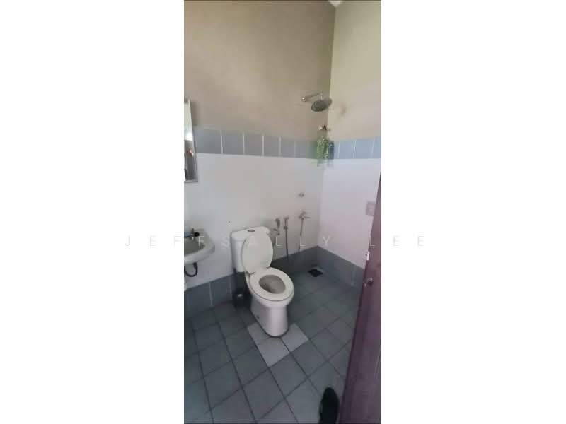 2-storey Terraced House for Sale in Usj 11/3 (Subang Jaya) - JeffSally Lee - Bathroom - PropertyGuru.com.my