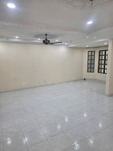 2-storey Terraced House for Rent in Bandar Bukit Tinggi (Klang) - M. Sundram - Living Room - PropertyGuru.com.my