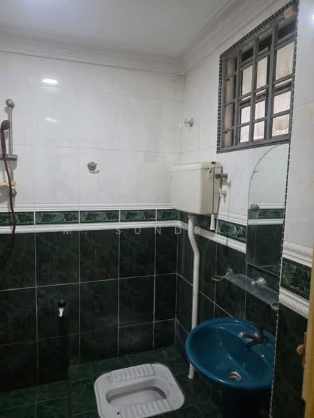 2-storey Terraced House for Rent in Bandar Bukit Tinggi (Klang) - M. Sundram - Bathroom - PropertyGuru.com.my