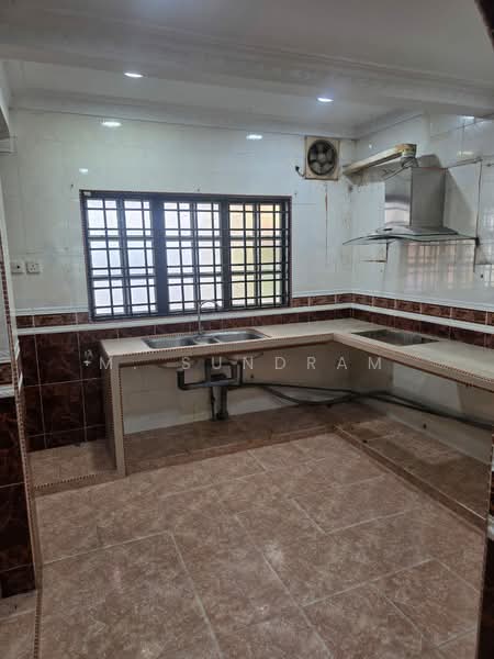 2-storey Terraced House for Rent in Bandar Bukit Tinggi (Klang) - M. Sundram - Kitchen - PropertyGuru.com.my