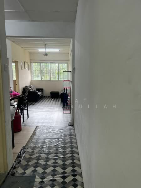 Flat for Sale at Sri Saujana - Aizat Saifulrullah - Living Room - PropertyGuru.com.my