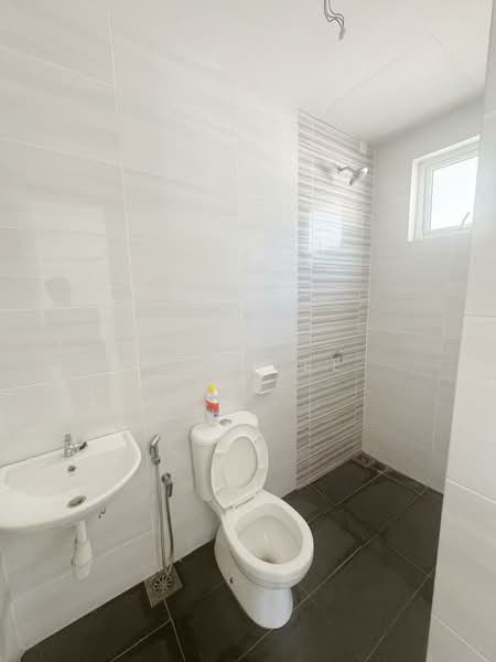 3.5-storey Terraced House for Sale in Rawang (Selangor) - Y.H. Lee - Bathroom - PropertyGuru.com.my