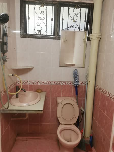 Flat for Rent at Tun Sri Lanang - Jordan Lee - Bathroom - PropertyGuru.com.my