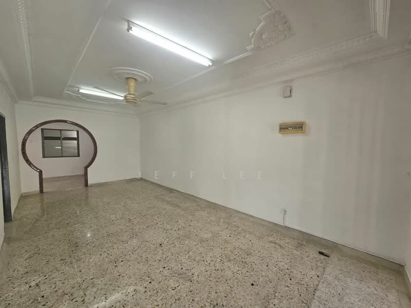 Rumah Teres 1 Tingkat untuk Dijual di Taman Ungku Tun Aminah (Skudai) - Jeff Lee - Living Room - PropertyGuru.com.my
