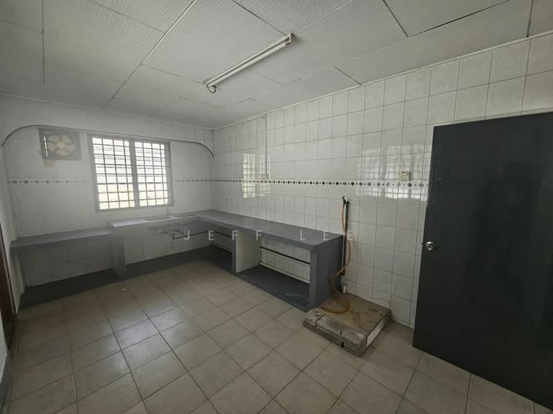 Rumah Teres 1 Tingkat untuk Dijual di Taman Ungku Tun Aminah (Skudai) - Jeff Lee - Kitchen - PropertyGuru.com.my