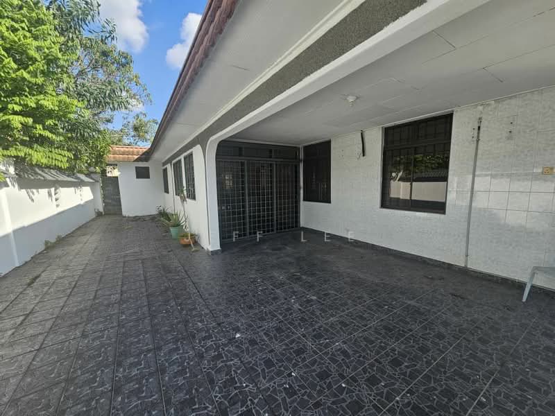 Rumah Teres 1 Tingkat untuk Dijual di Taman Ungku Tun Aminah (Skudai) - Jeff Lee - Exterior - PropertyGuru.com.my