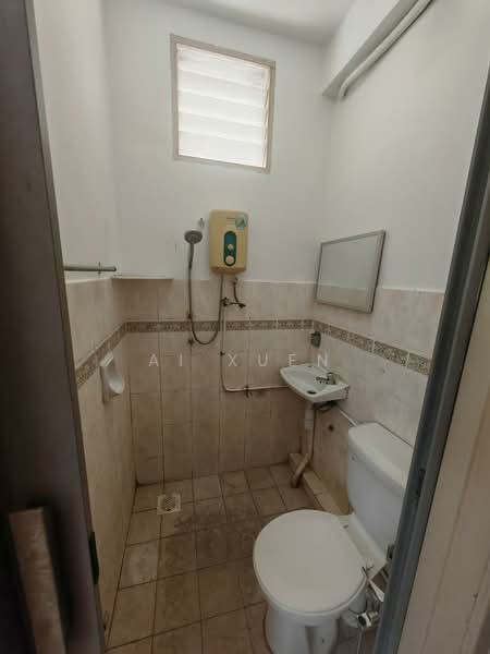 Condominium for Rent at Jay Series (Greenlane Heights Block J) - Ai Xuen - Bathroom - PropertyGuru.com.my
