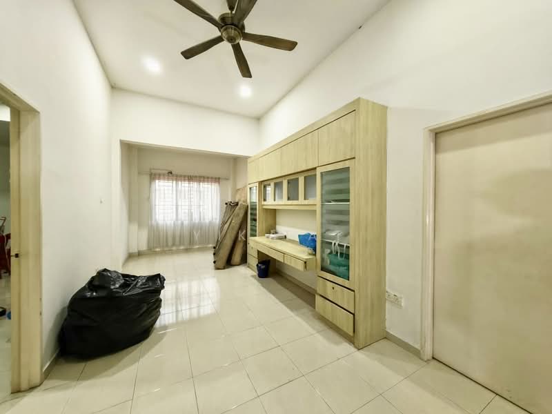 Rumah Teres 2 Tingkat untuk Dijual di Ehsan Jaya (Johor Bahru) - Yik Tat - PropertyGuru.com.my