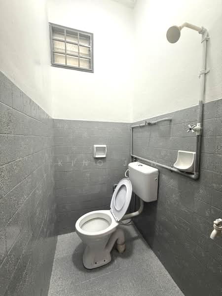 1-storey Terraced House for Sale in Taman Molek (Johor Bahru) - Kino Jaw - Bathroom - PropertyGuru.com.my